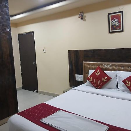 Blossoms Room Holiday Inn- Lakdikapul Hajdarabad Zewnętrze zdjęcie