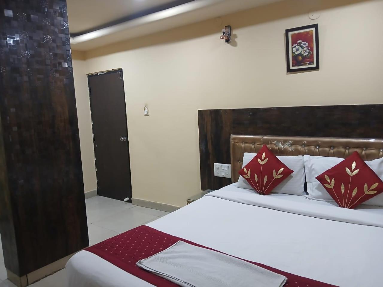 Blossoms Room Holiday Inn- Lakdikapul Hajdarabad Zewnętrze zdjęcie