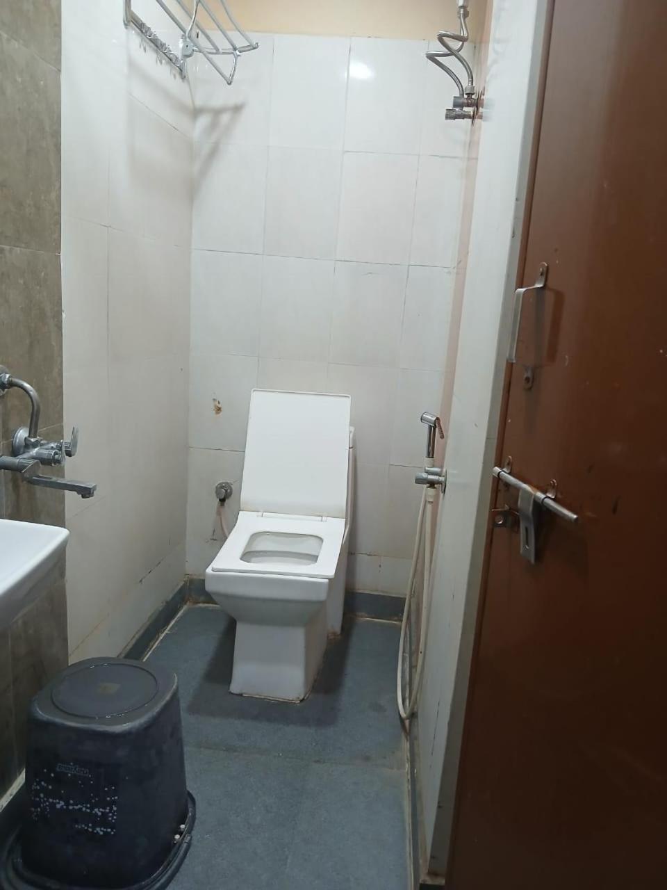Blossoms Room Holiday Inn- Lakdikapul Hajdarabad Zewnętrze zdjęcie