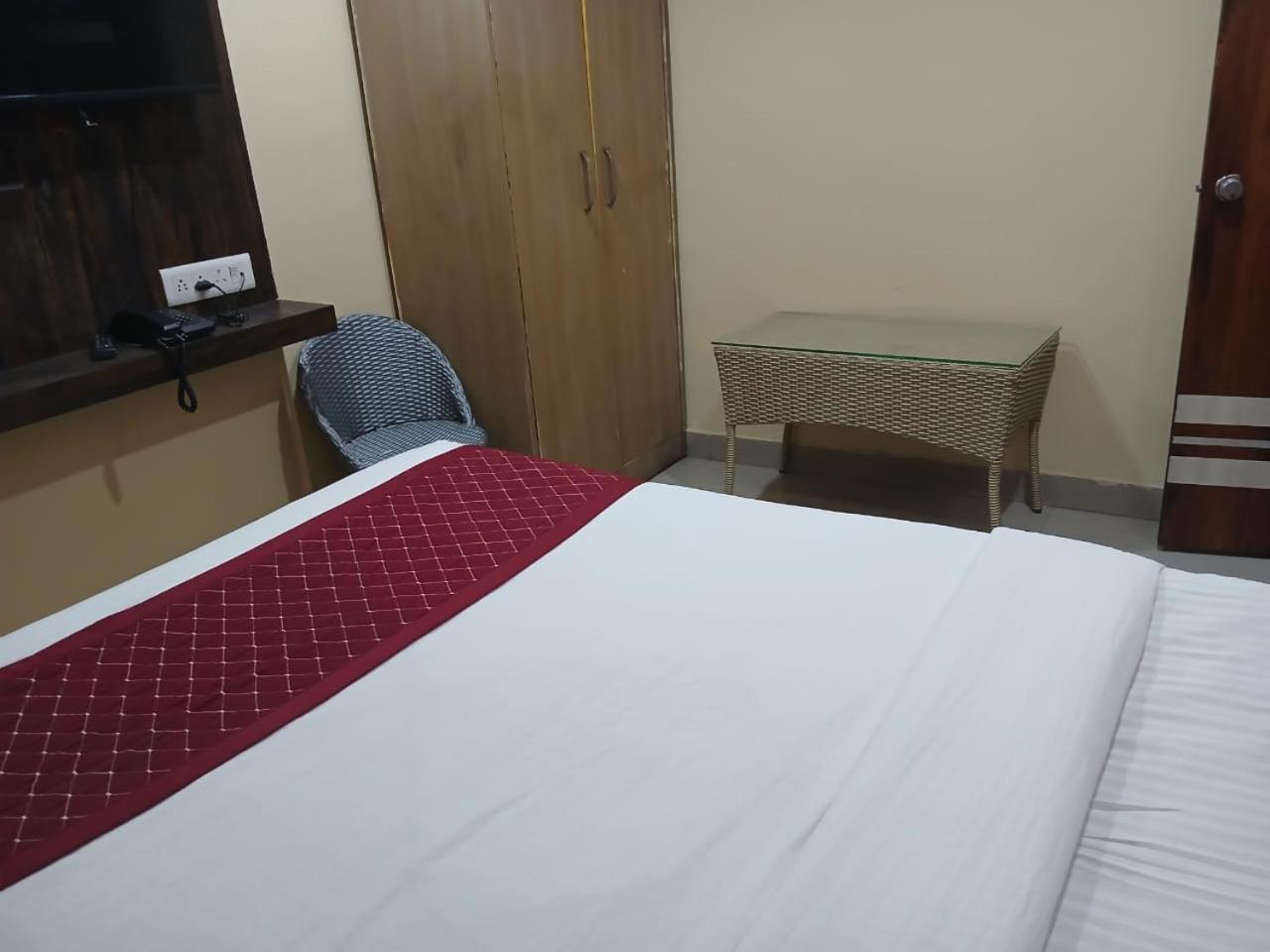 Blossoms Room Holiday Inn- Lakdikapul Hajdarabad Zewnętrze zdjęcie