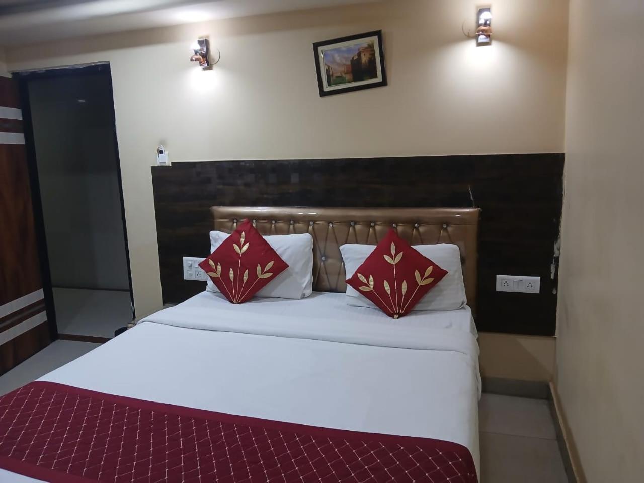 Blossoms Room Holiday Inn- Lakdikapul Hajdarabad Zewnętrze zdjęcie