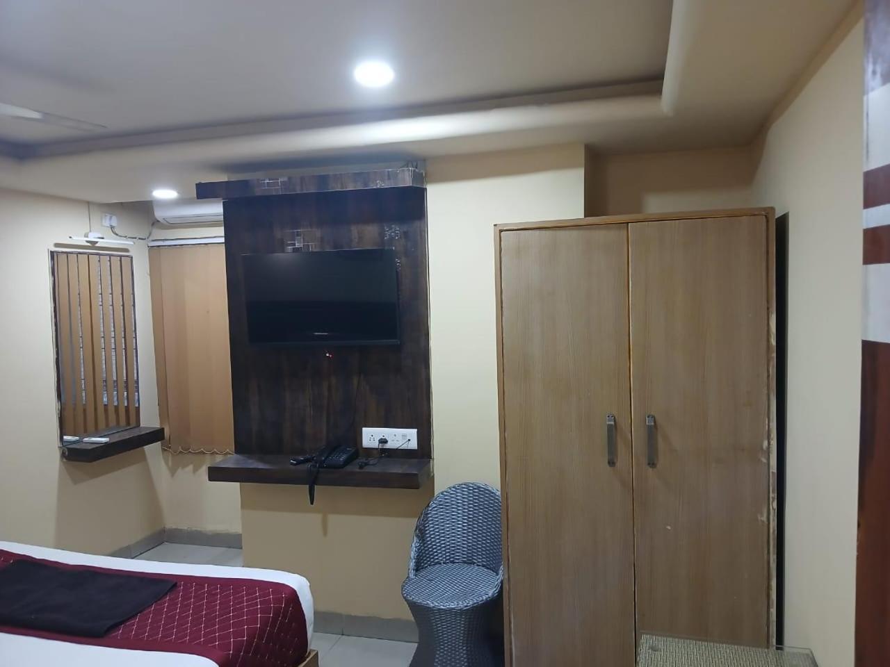 Blossoms Room Holiday Inn- Lakdikapul Hajdarabad Zewnętrze zdjęcie